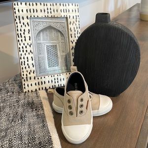 Old Navy toddler slip on canvas tennis shoes. Beige.  Size 5. New without tags.
